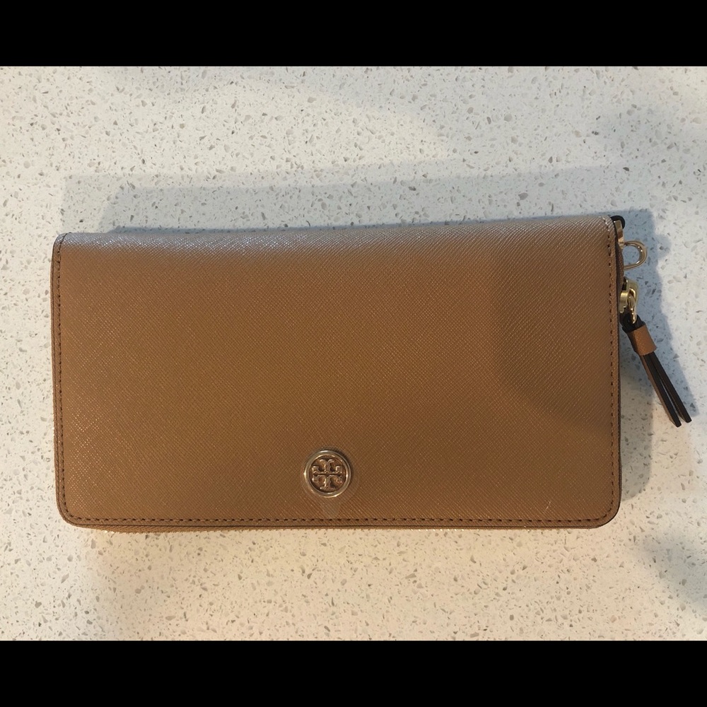 Tory Burch: Robinson Zip Continental Wallet